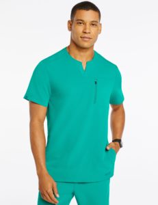 Man wearing three pocket crew neck top in green