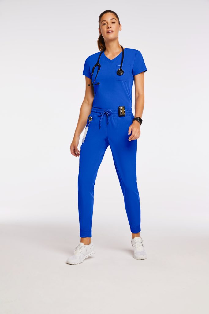 woman wearing 2 and 1 jogger scrubs