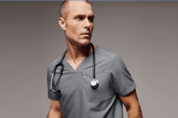 Doctor-wearing-gray-jaanuu-scrubs