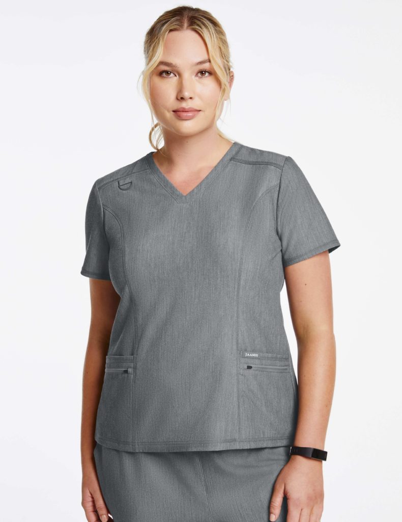 Nurse-wearing-gray-top