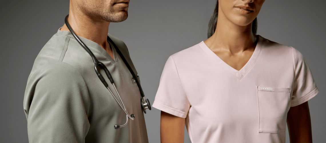 Nurses-wearing-olive-and-light-pink-jaanuu-scrubs