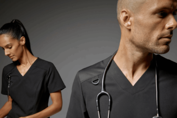 nursing-colleagues-wearing-jaanuu-black-scrubs