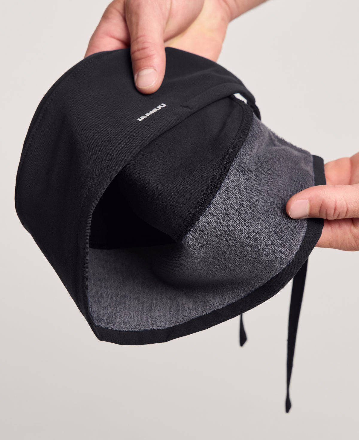 Jaanuu Classic Scrub Cap in Black, product photo 4 of 6