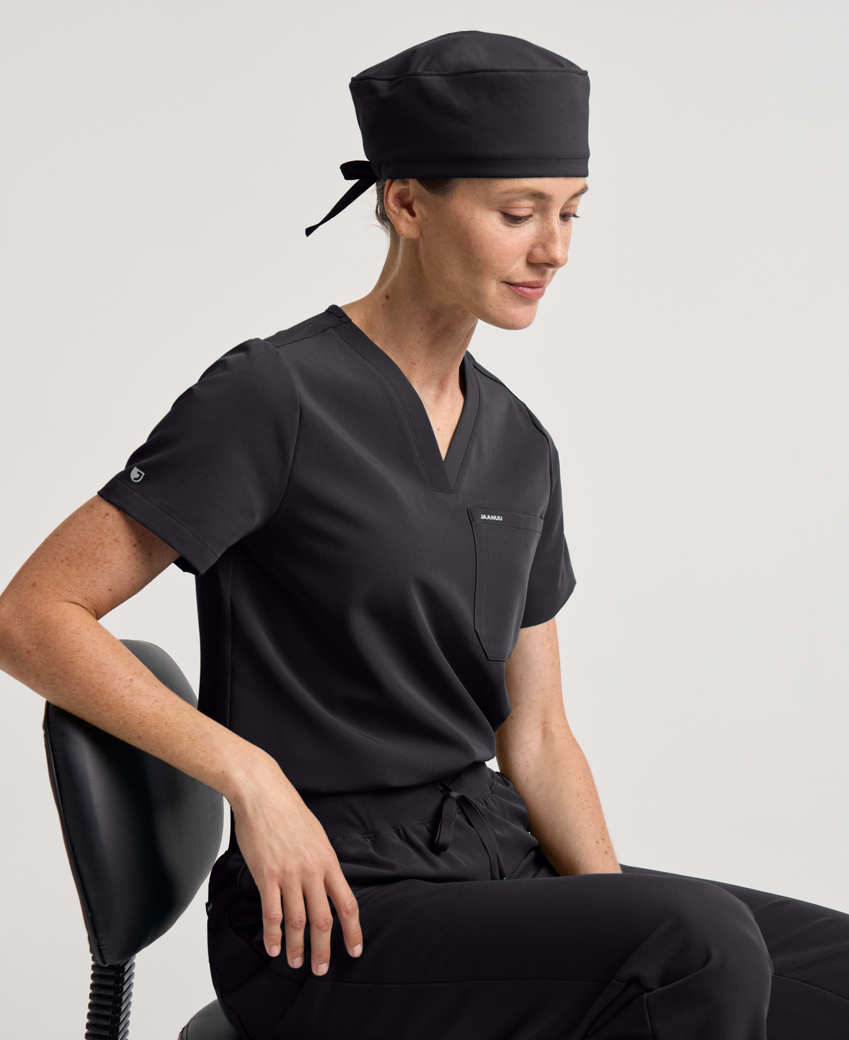 Jaanuu Classic Scrub Cap in Black, product photo 5 of 6