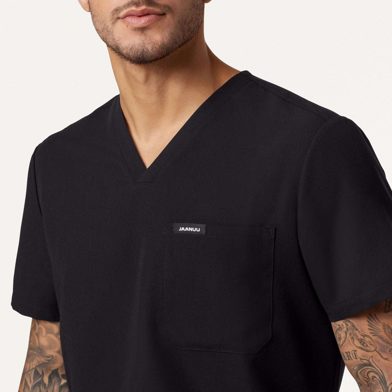 Holmes Everyday 1-Pocket Scrub Top - Black on-body detail