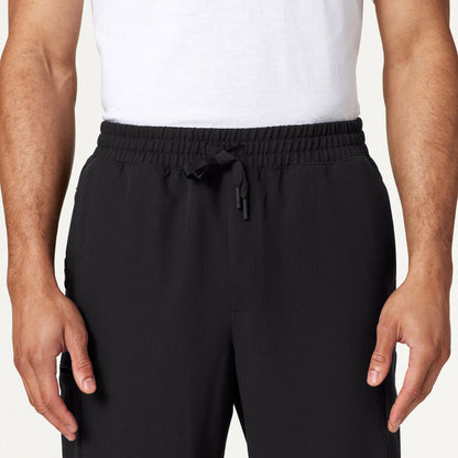 Osmo 8-Pocket Scrub Jogger - Black on-body detail