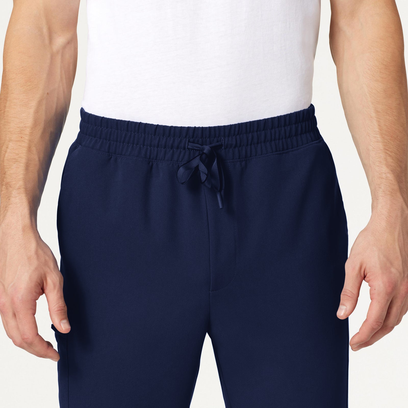 Osmo 8-Pocket Scrub Jogger - Midnight Navy on-body detail