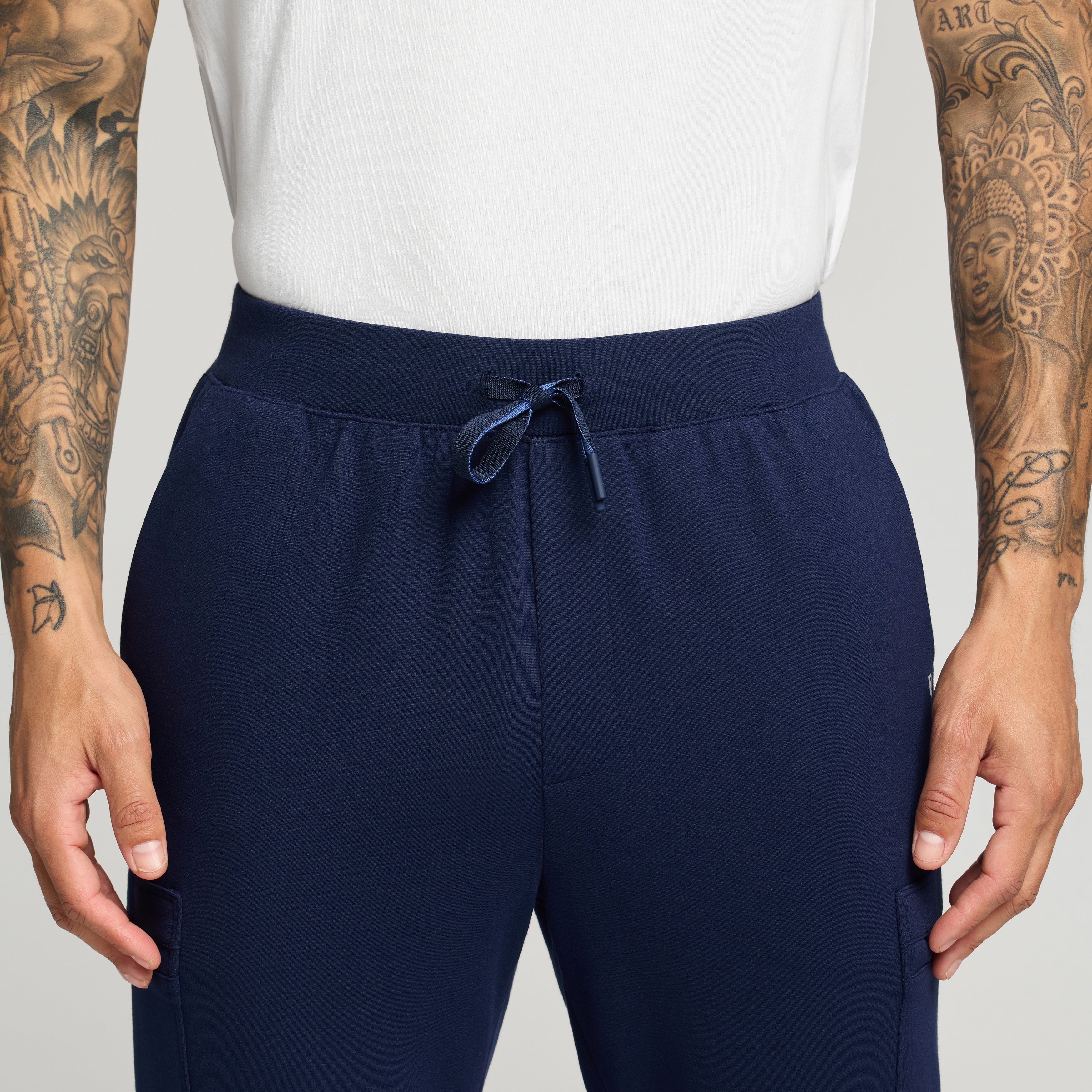 Ollie Slim UltraSOFT™ Cargo Scrub Jogger - Midnight Navy on-body detail