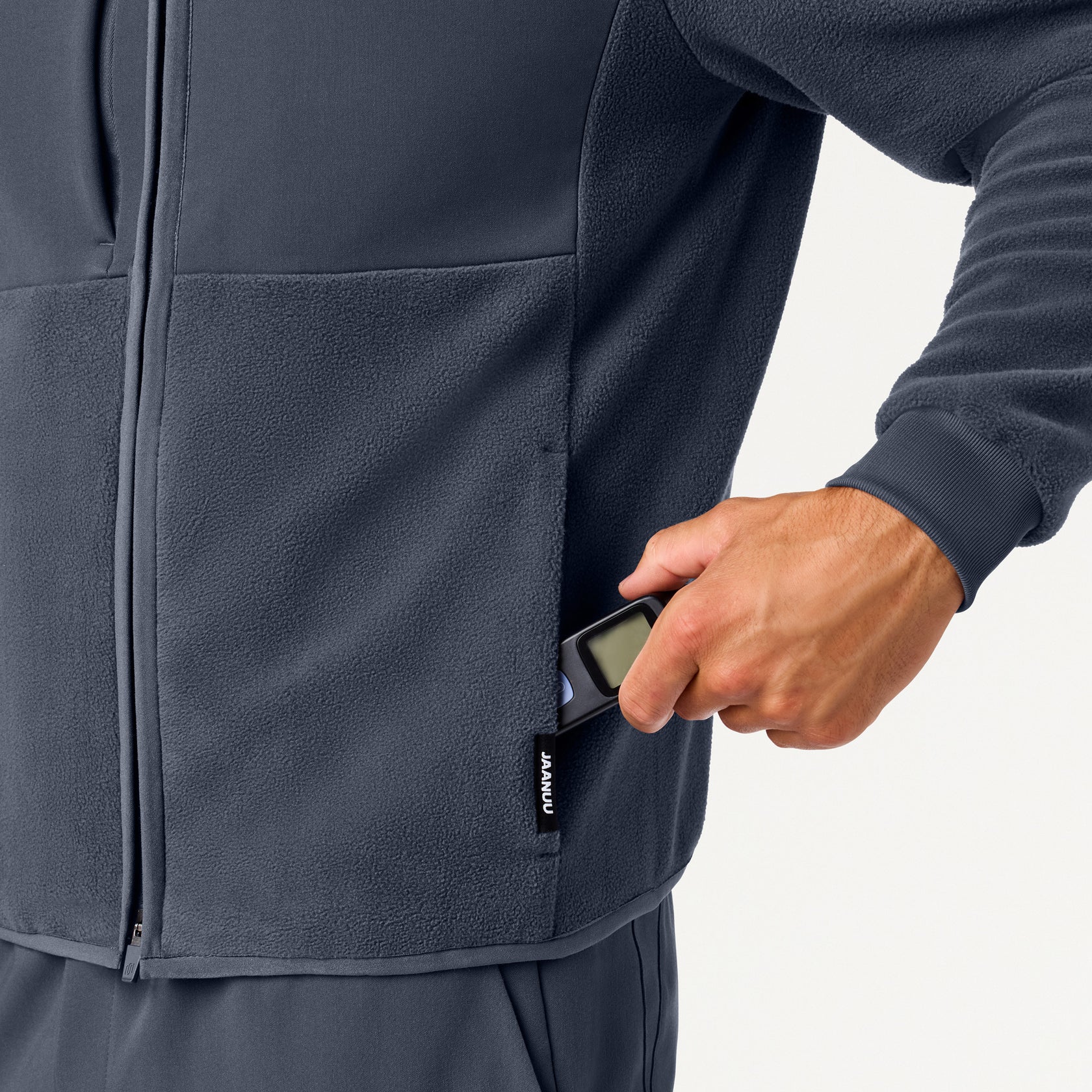 Cloud Hybrid Fleece Jacket - Carbon Gray on-body detail