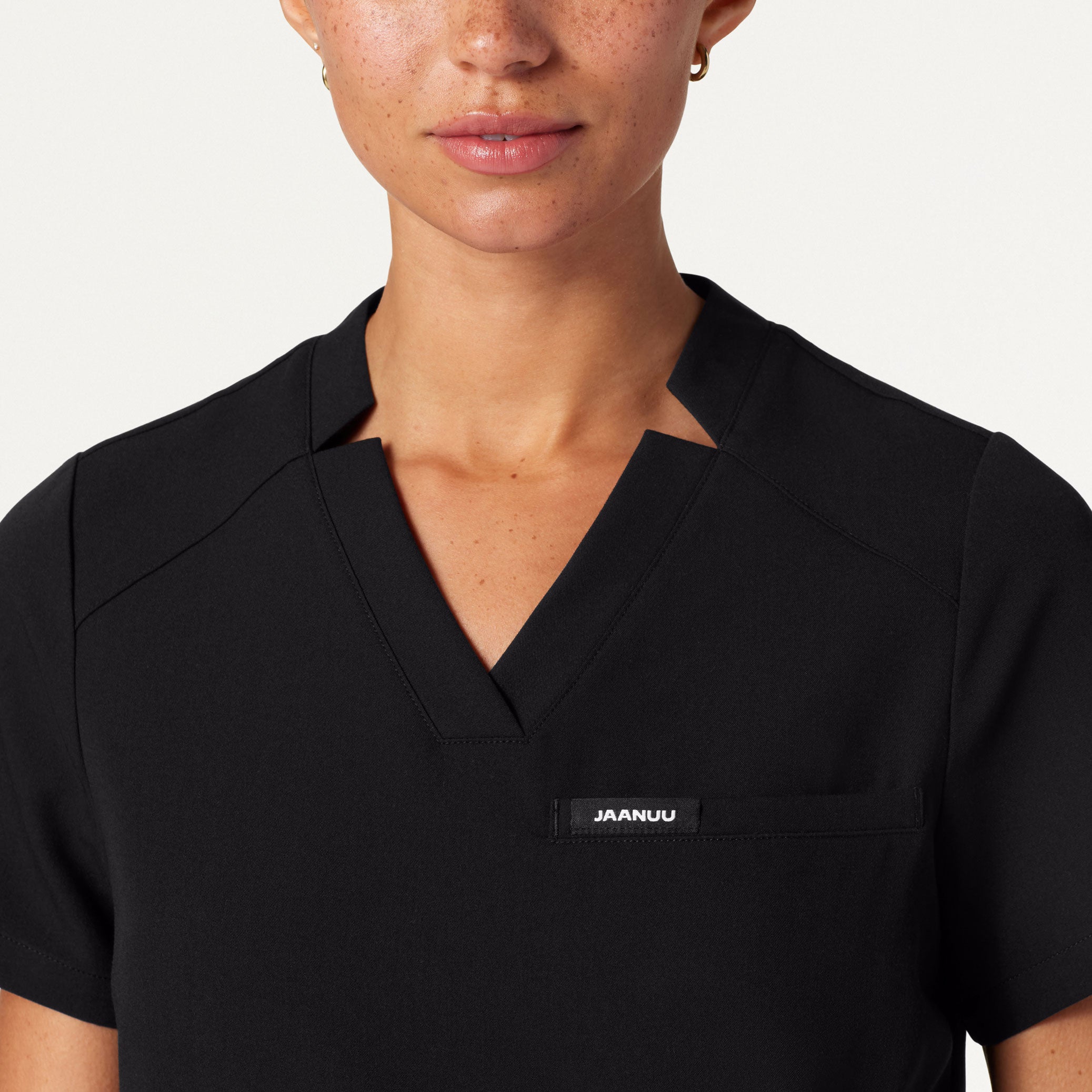 Helia Notched V-Neck Scrub Top - Black – JAANUU
