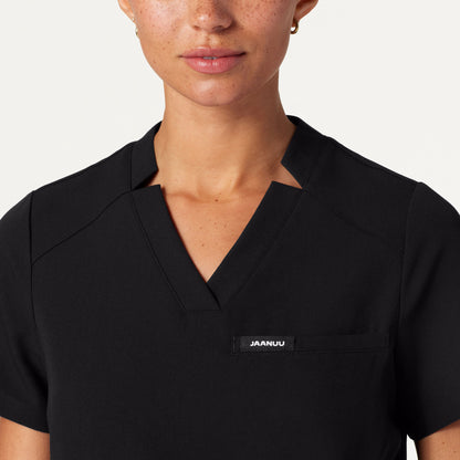 Helia Notched V-Neck Scrub Top - Black on-body detail