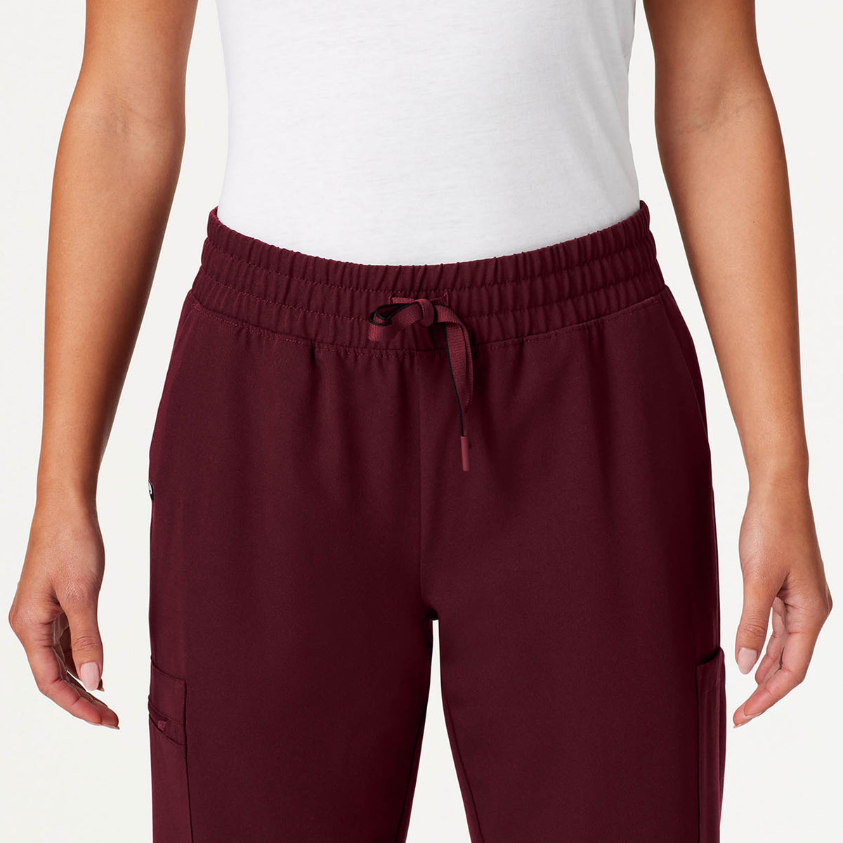 Neo Everyday Cargo Scrub Jogger - Burgundy on-body detail