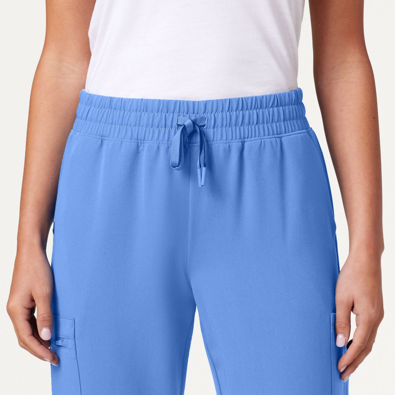 Neo Everyday Cargo Scrub Jogger - Ceil Blue on-body detail