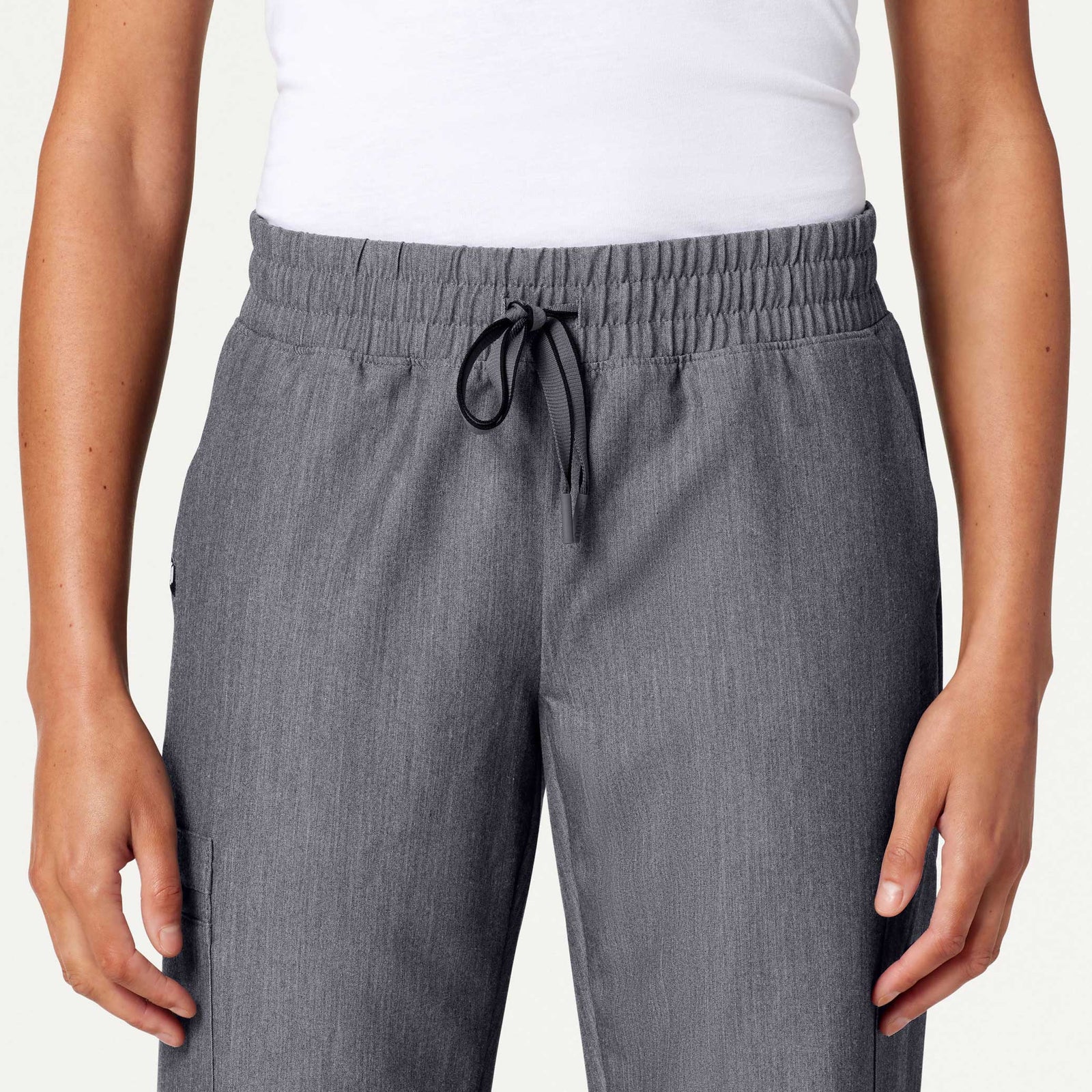 Neo Everyday Cargo Scrub Jogger - Heather Gray on-body detail