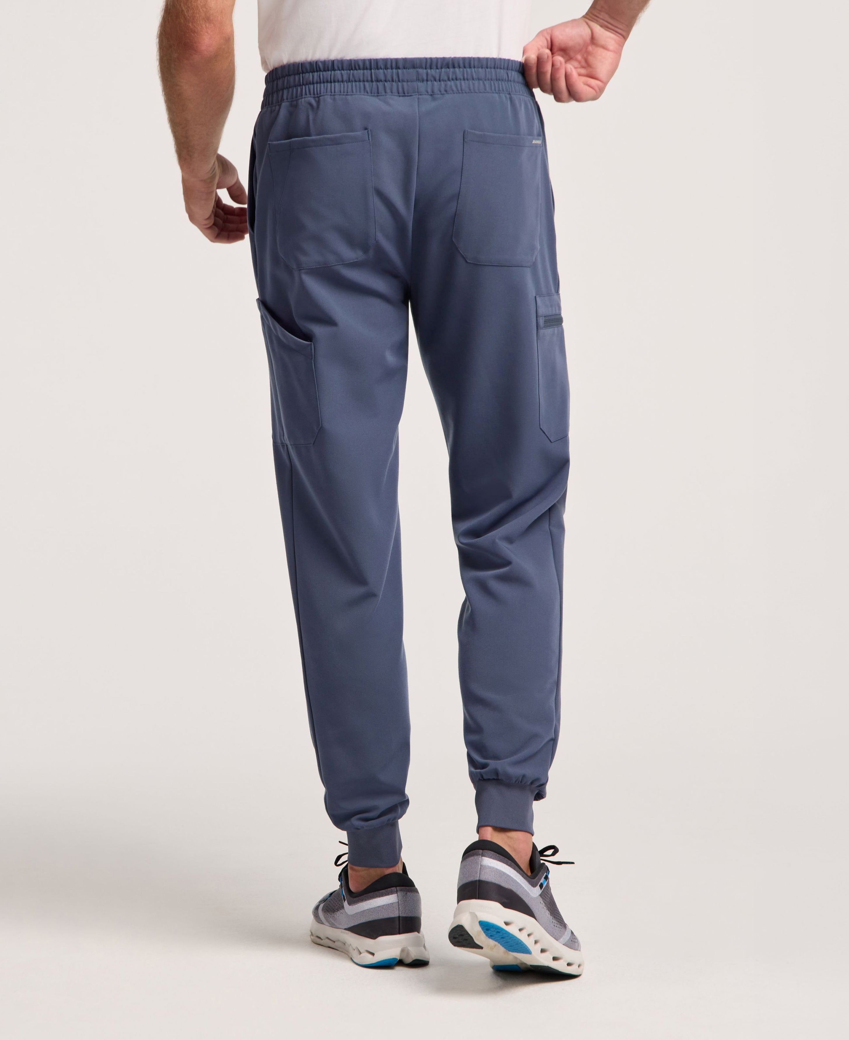 The Performance Scrub Set - Carbon Gray