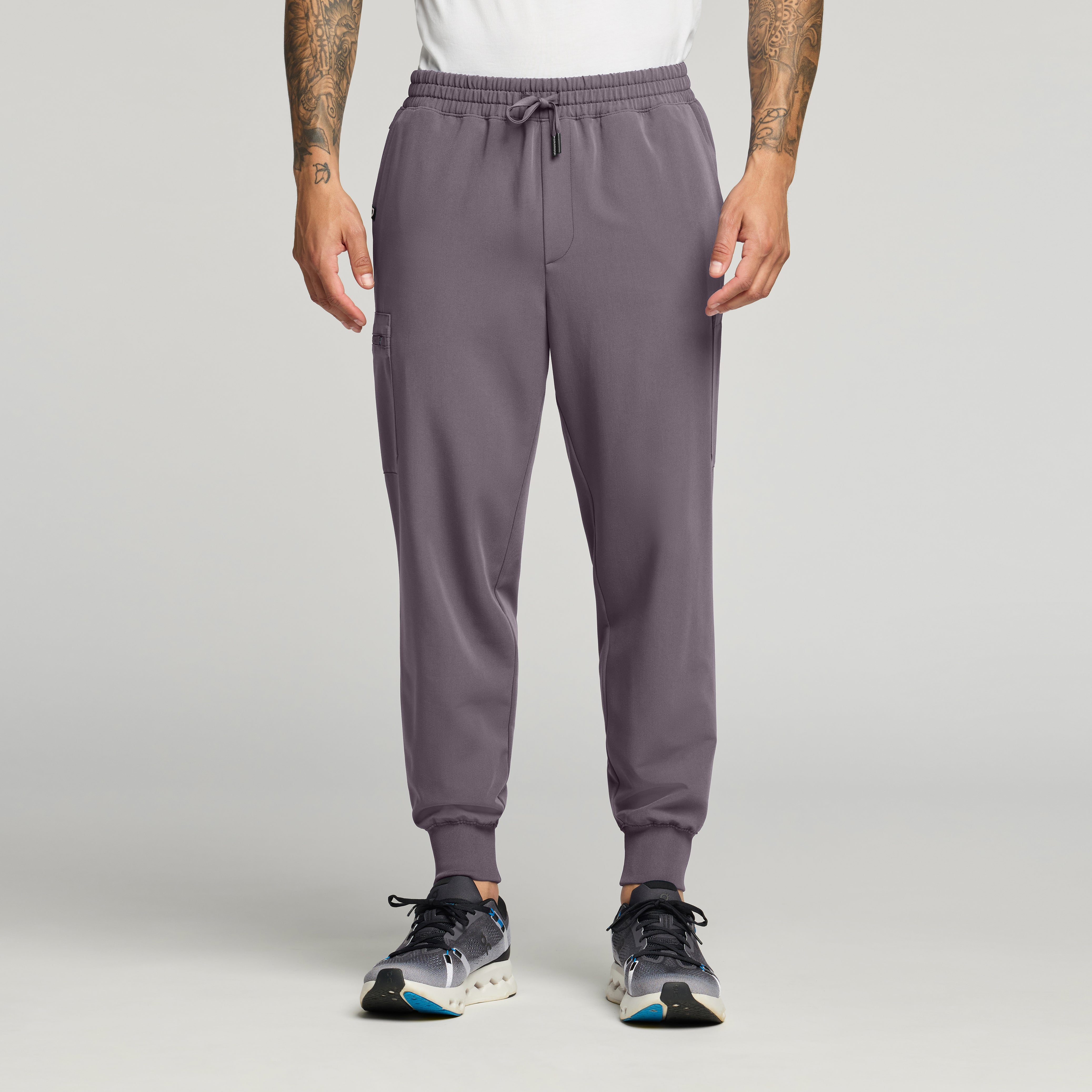 Osmo 8-Pocket Scrub Jogger - Titanium