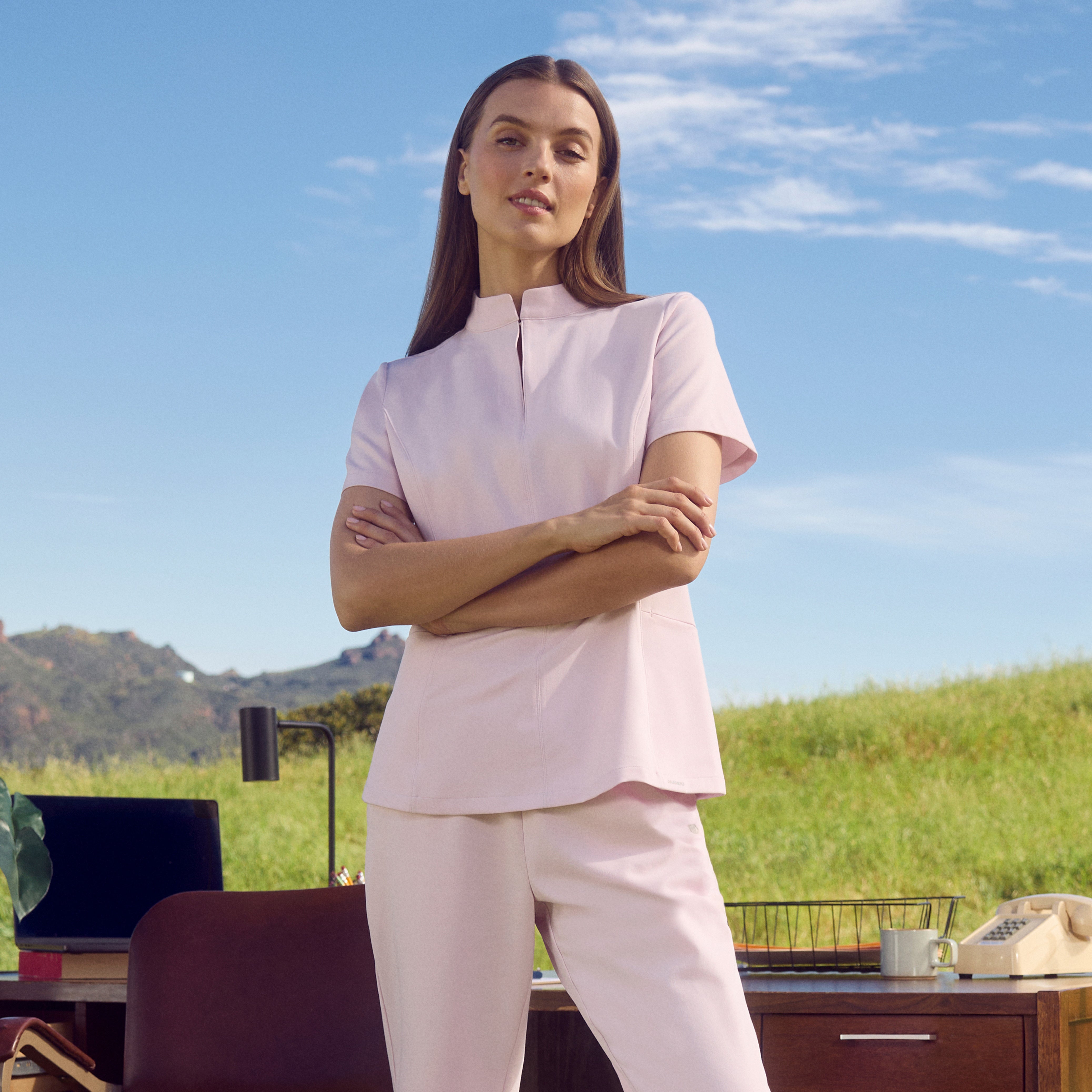 Aria Fit & Flare Scrub Top - Rose Quartz