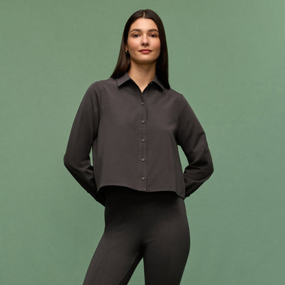 Kenna Cropped Button-Up Scrub Shirt - Charcoal