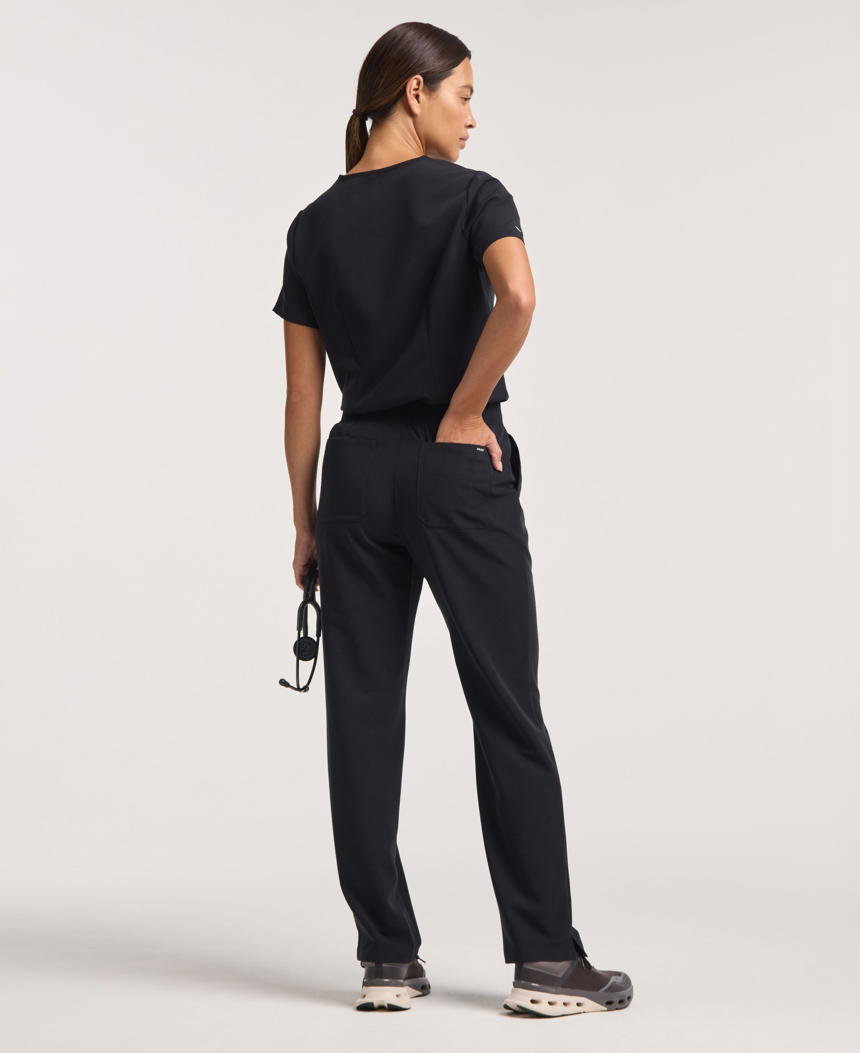 Xenos Knit-Waist Scrub Pant - Black | JAANUU