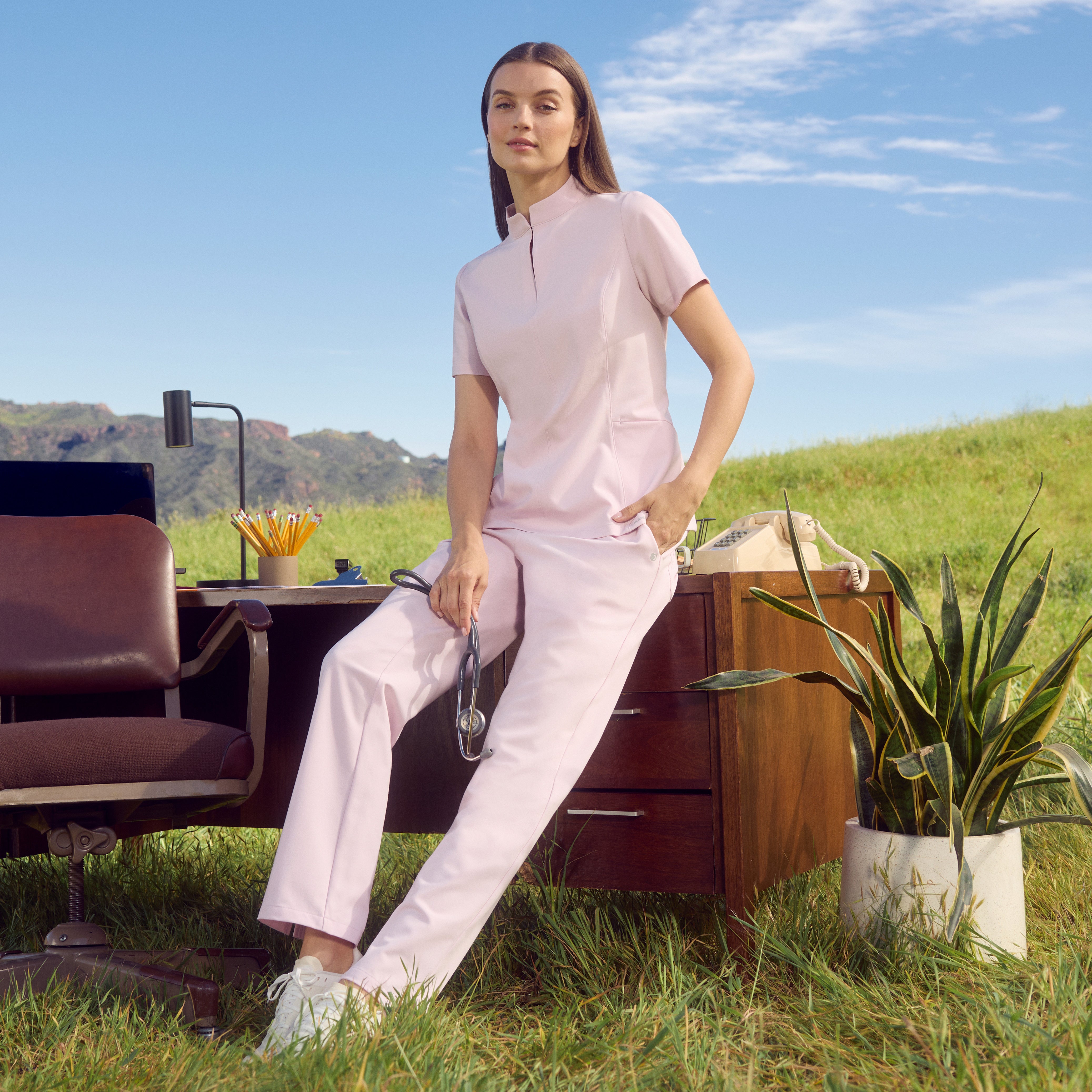 Xenos Essential Knit-Waist Scrub Pant - Rose Quartz