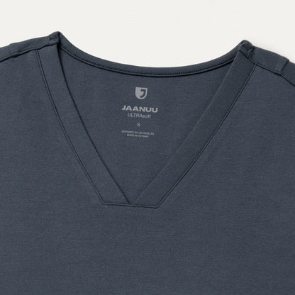 Kass Slim 4-Pocket UltraSOFT Scrub Top - Carbon Gray