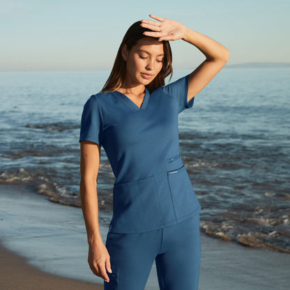 Kass Slim 4-Pocket ULTRAsoft™ Scrub Top - Ocean