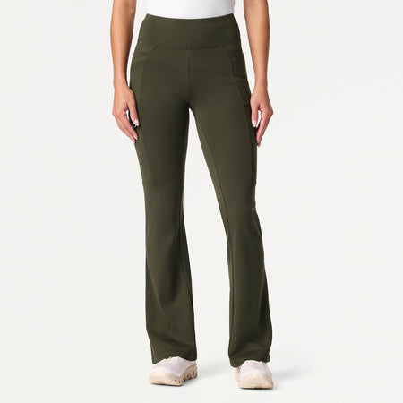 Perri UltraSOFT™ Yoga Scrub Pant - Deep Olive – JAANUU