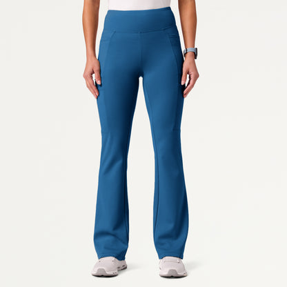 Perri UltraSOFT™ Yoga Scrub Pant - Ocean