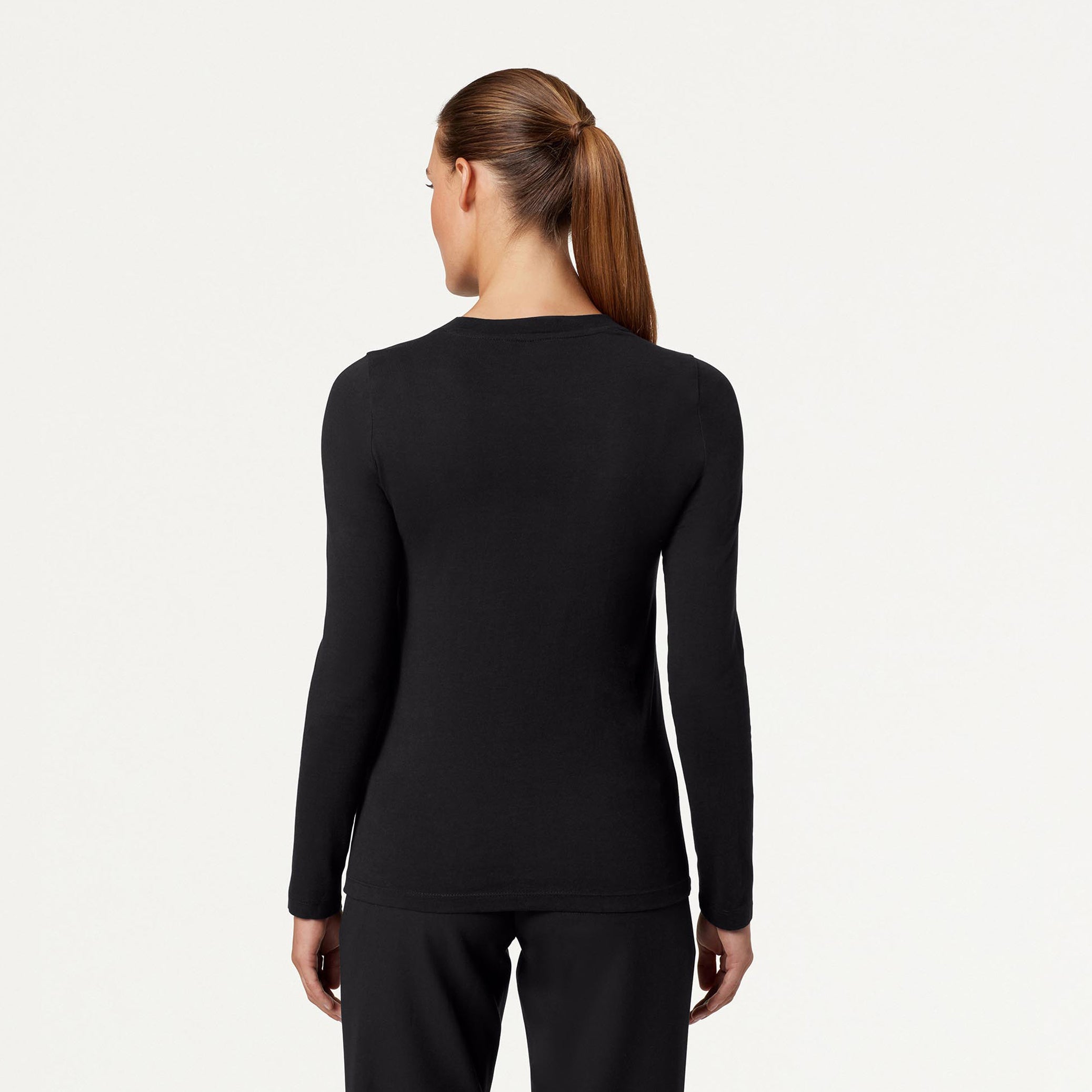 Woman wearing Black underscrub