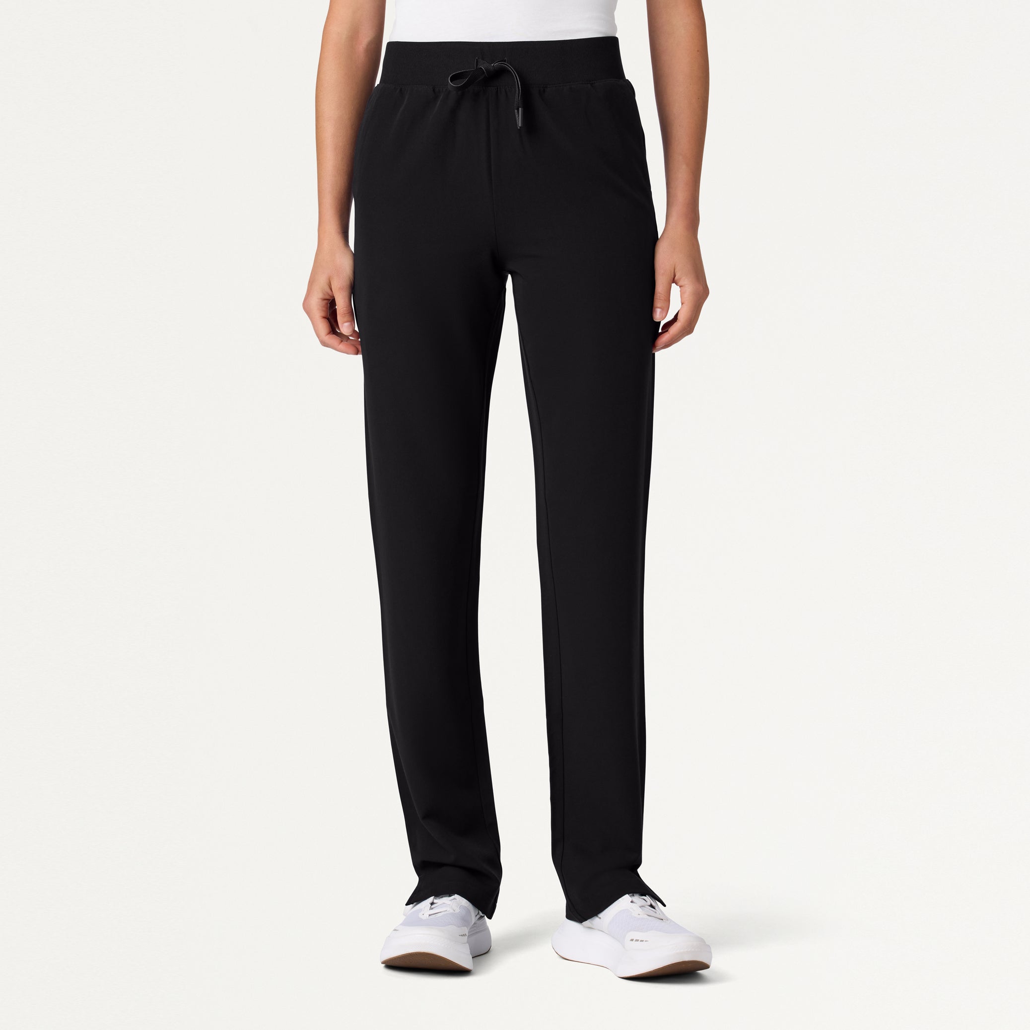 Woman wearing Black scrub pant.