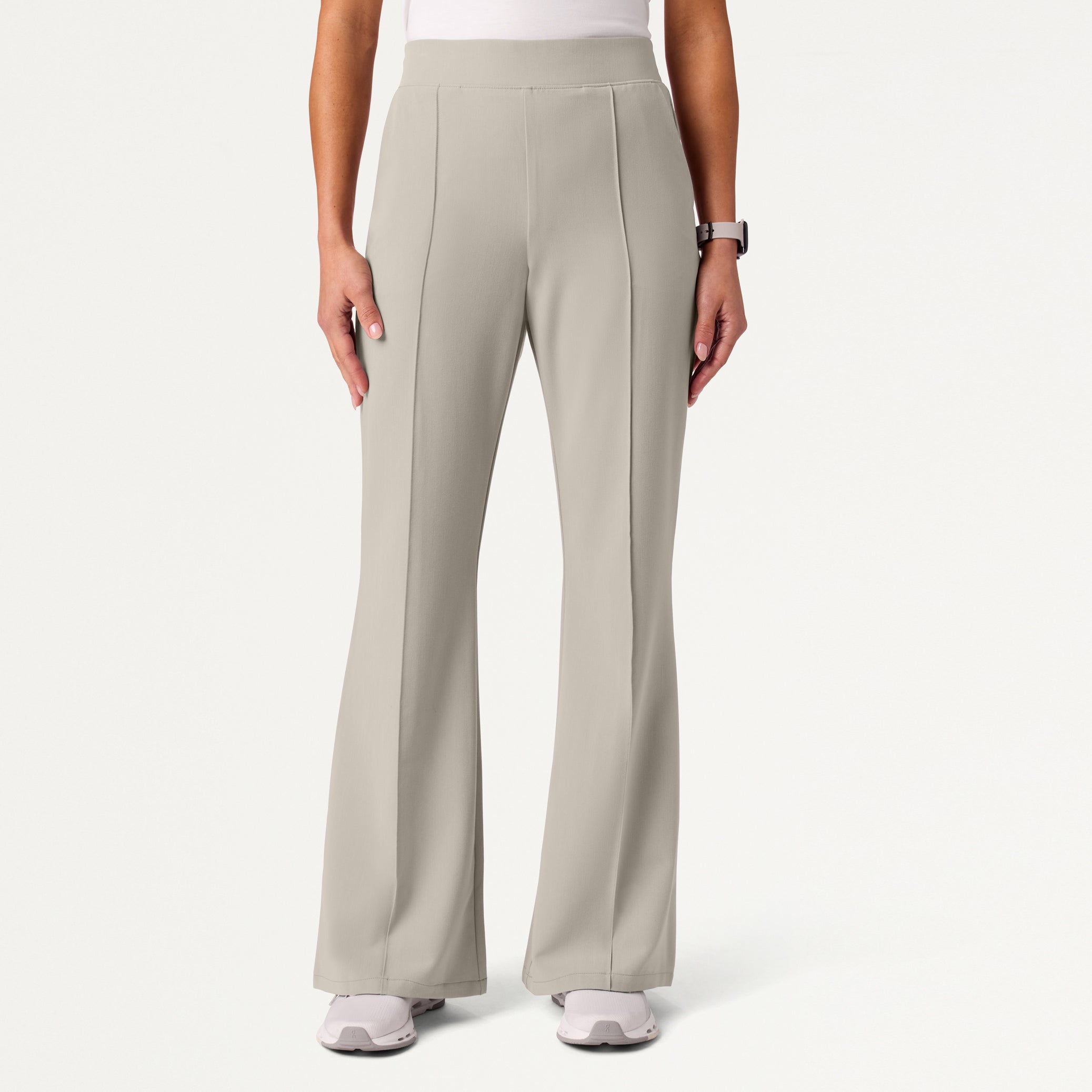 Woman wearing Fog scrub pant