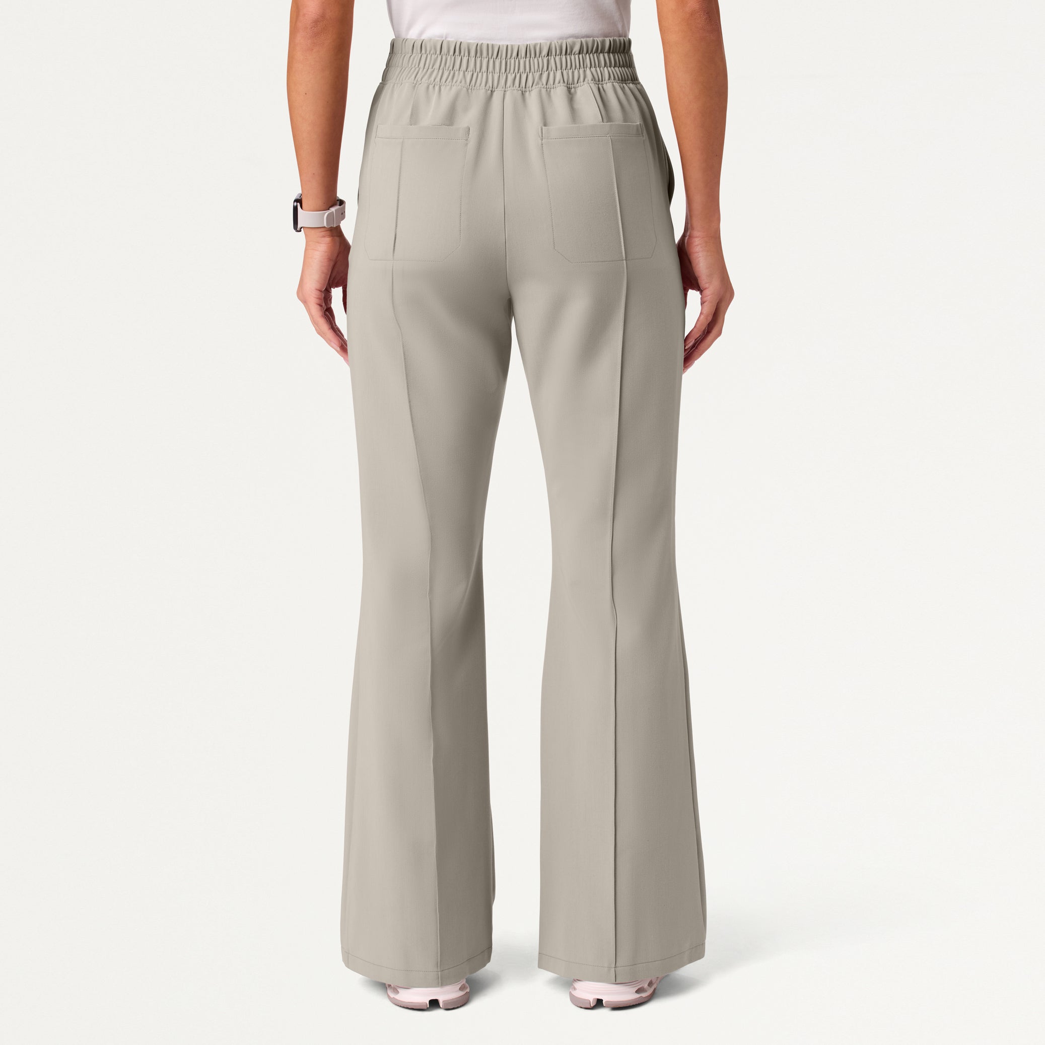 Woman wearing Fog scrub pant