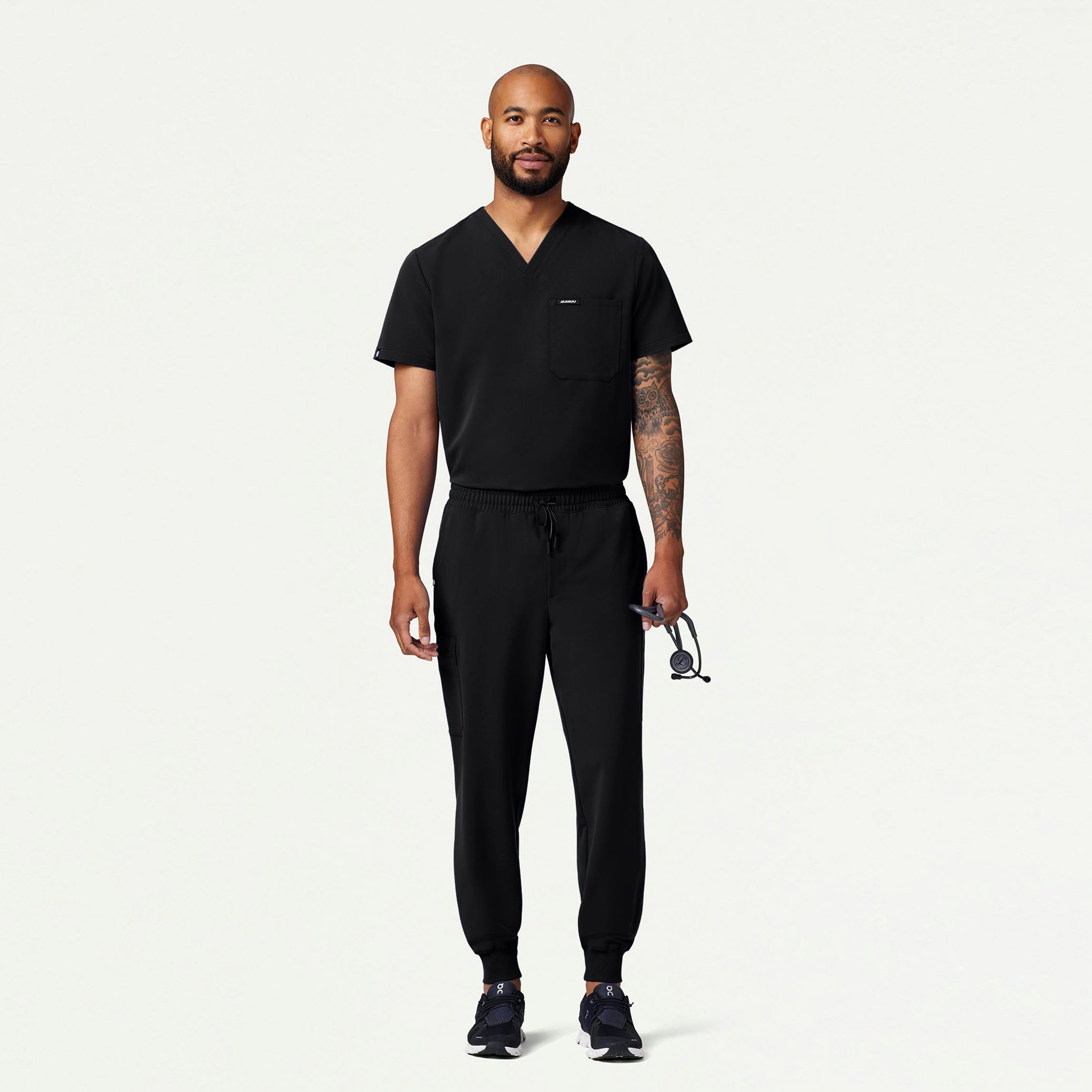 The Auggie Essential Scrub Set - Black - 1