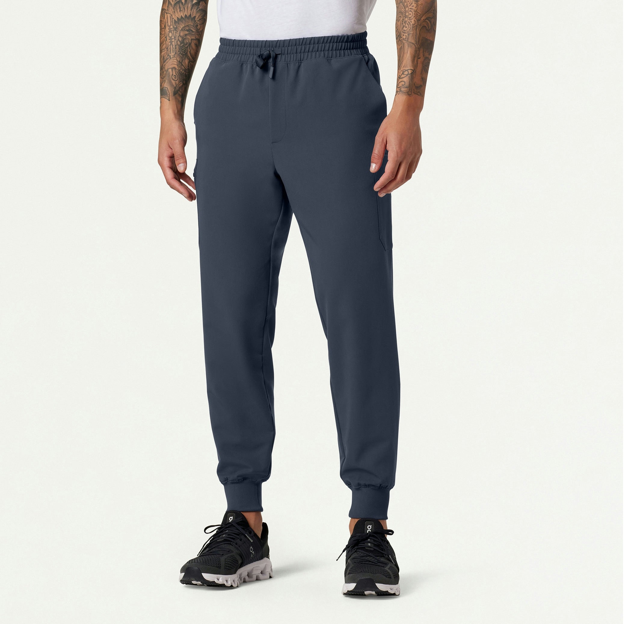 The Auggie Essential Scrub Set - Carbon Gray - 4